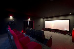 Kontrast_Leinwand_ALR_Screen_2