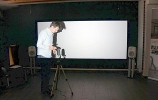Kontrast_Leinwand_ALR_Screen_40