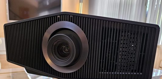 Test / Review „Nr. 1“: Sony VPL-XW6100 und XW8100 (alias Bravia 8 & 9)
